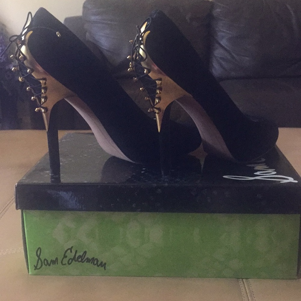 Sam Edelman black pumps